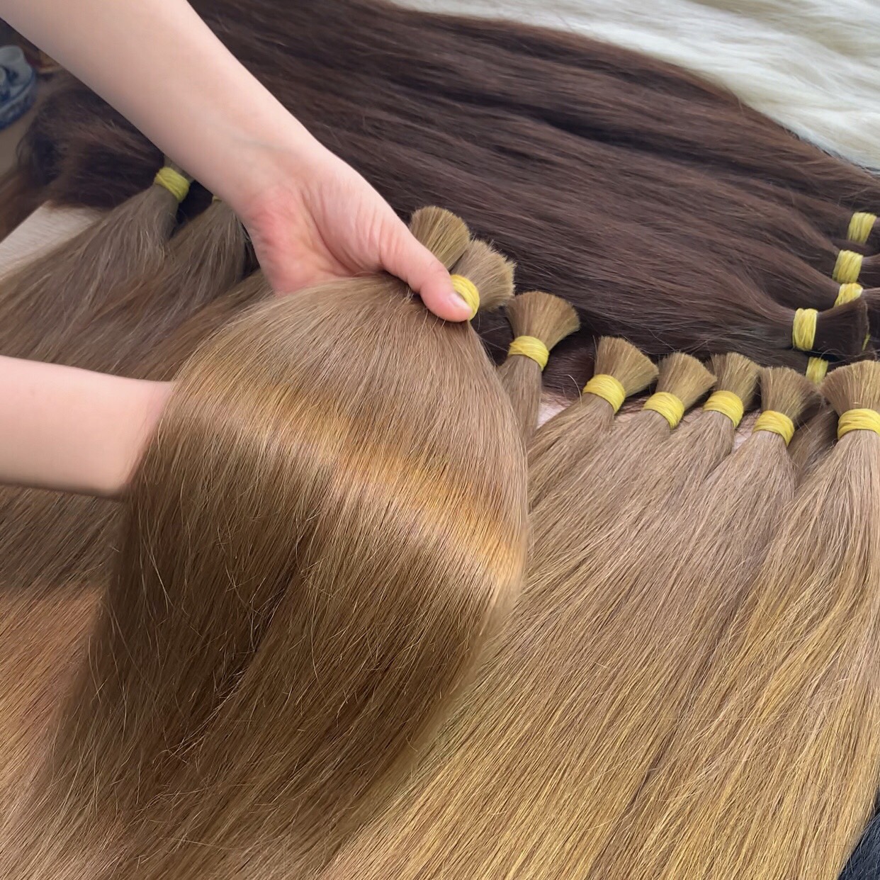 Wholesale Price Grade 12A Bulk Dark Brown Color Hair Extensions 2 Bulk-Hair-Braiding-Straight-Brown-24in-Vietnam-gugu-hair